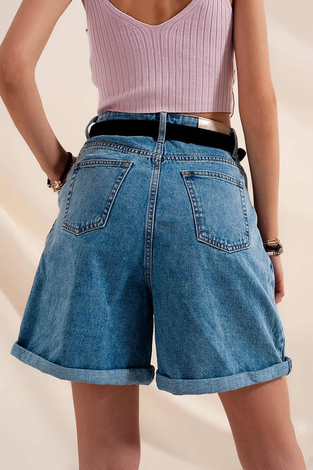 High waisted pleated denim shorts in mid wash - Denim