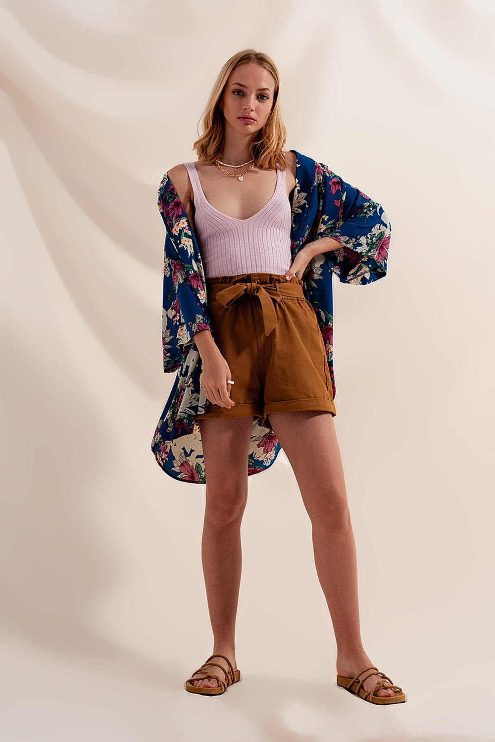 Shorts with belted waist in camel - trousers
