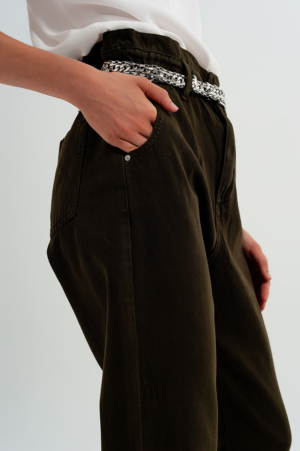 Dad jeans with paper bag waist in khaki - Coloured Jeans