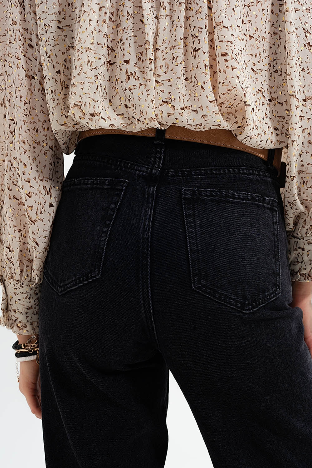 high rise straight jeans in washed black - Coloured Jeans