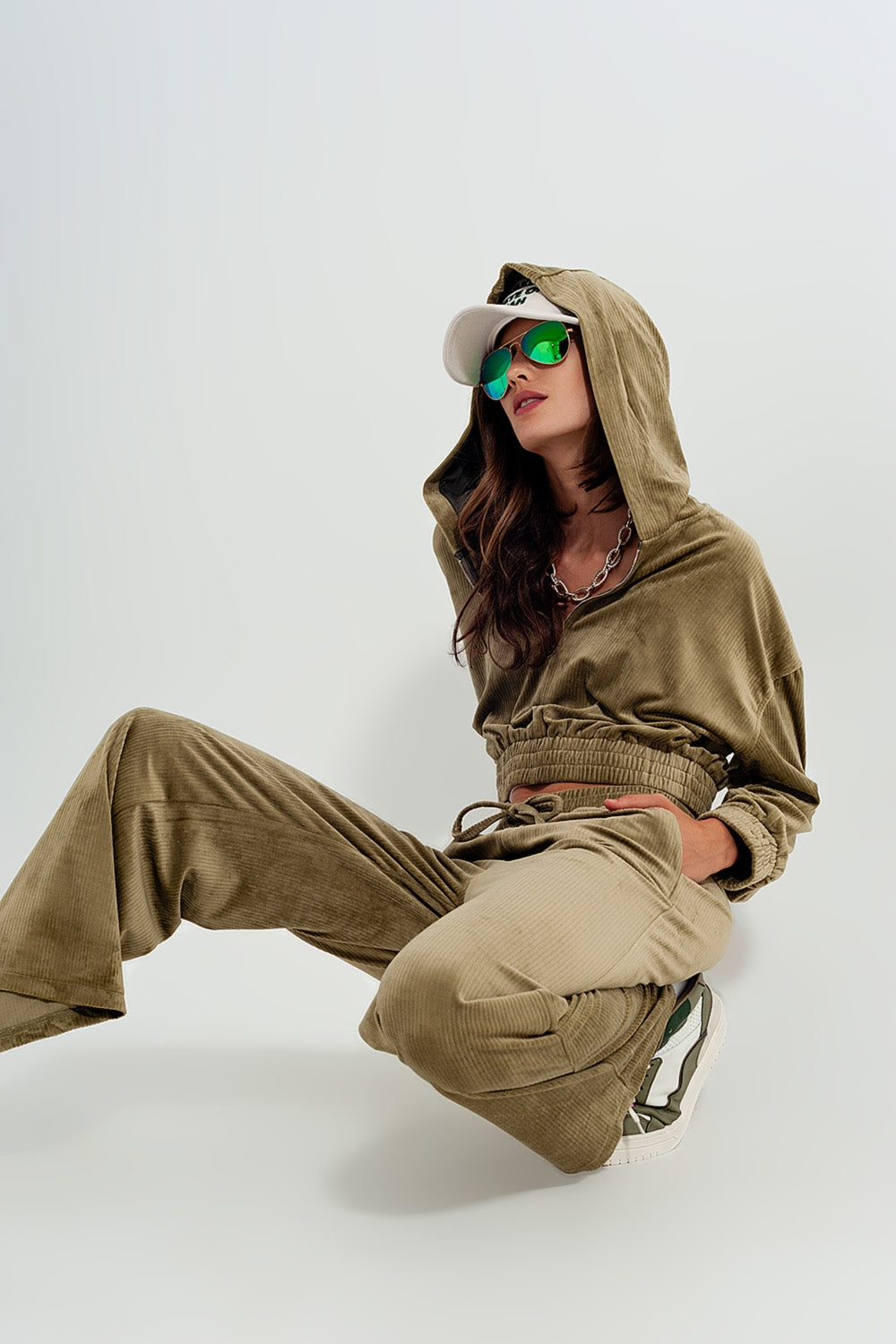 Jogger with drawstring waist in green - trousers