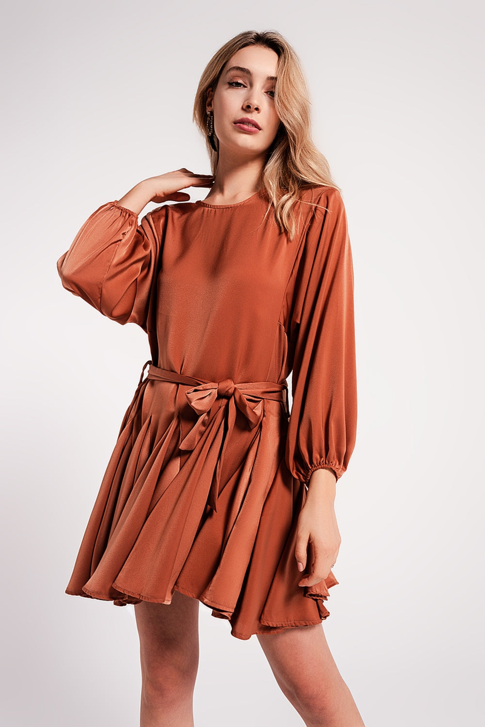 Satin mini dress with belt in orange - dress