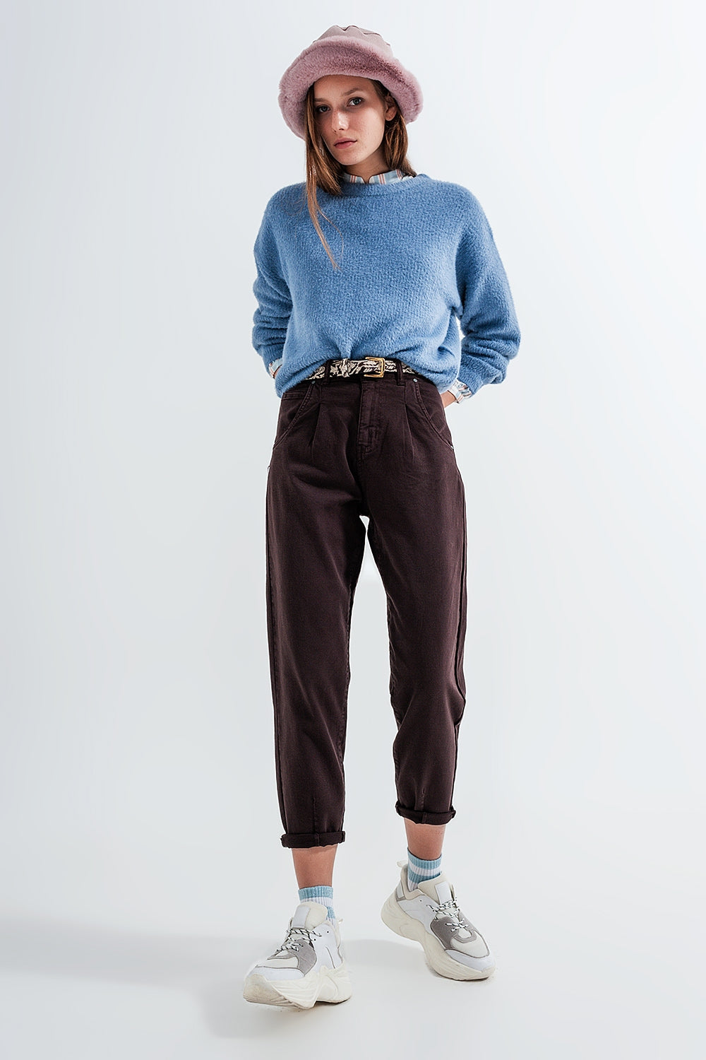 High rise jeans with pleat front in brown - Coloured Jeans