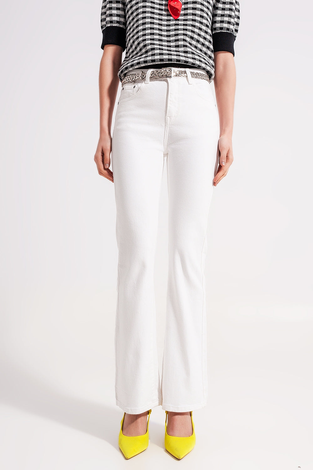 Flared jeans in white - Coloured Jeans