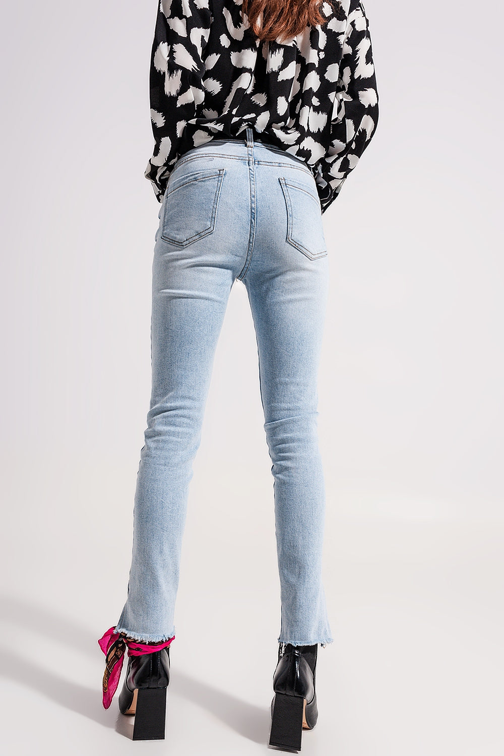 High waist jeans with slit hem in vintage wash - Denim
