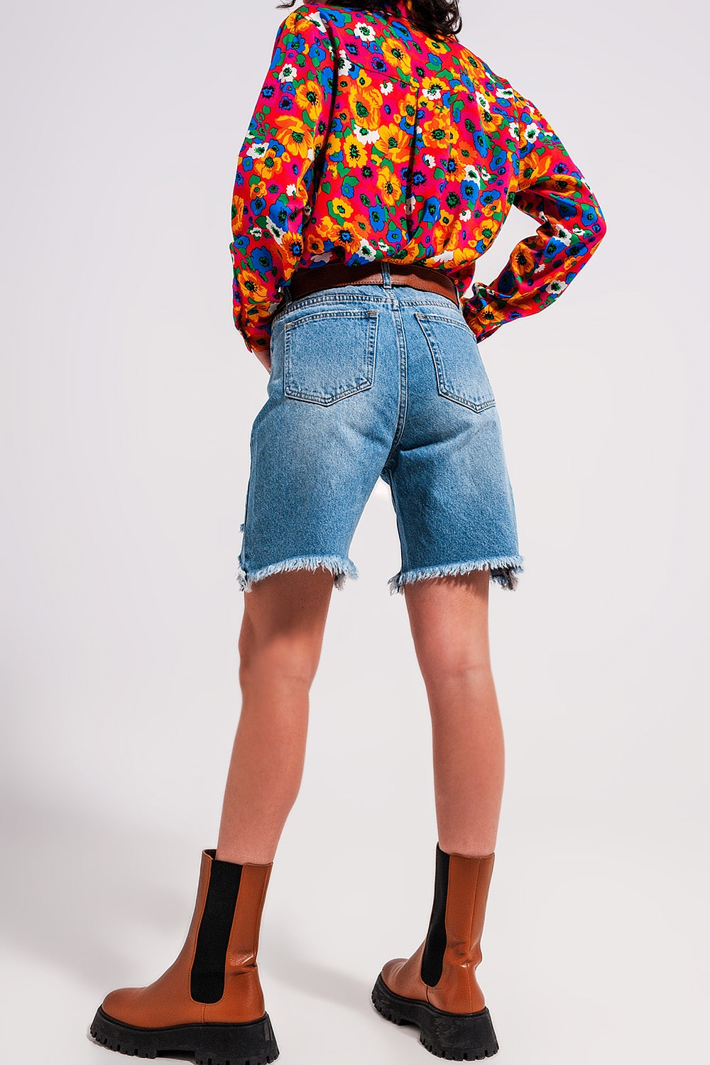 Denim shorts with distressing in light blue - Denim
