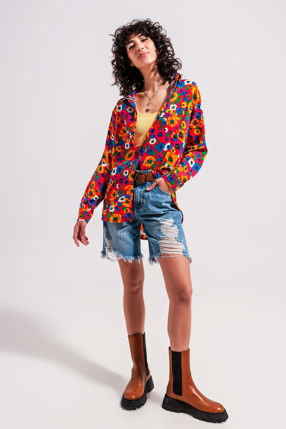 Denim shorts with distressing in light blue - Denim