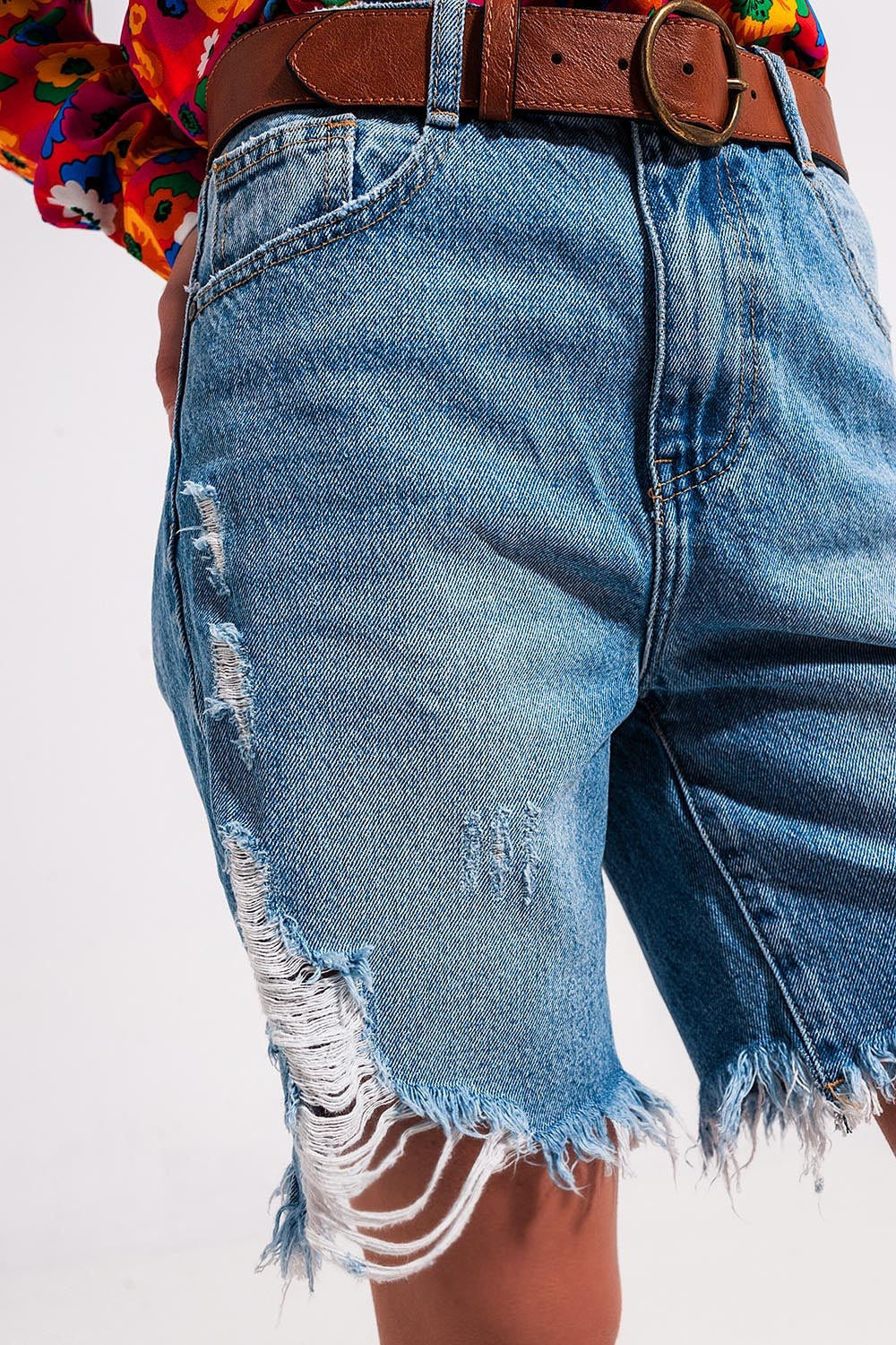 Denim shorts with distressing in light blue - Denim