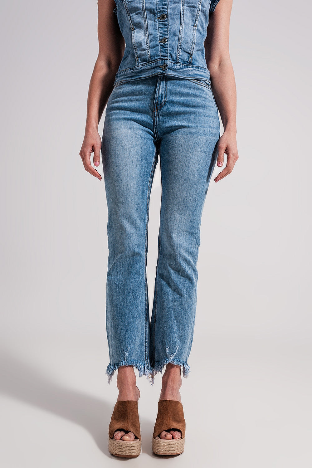 Straight leg fray hem jeans in blue - Denim
