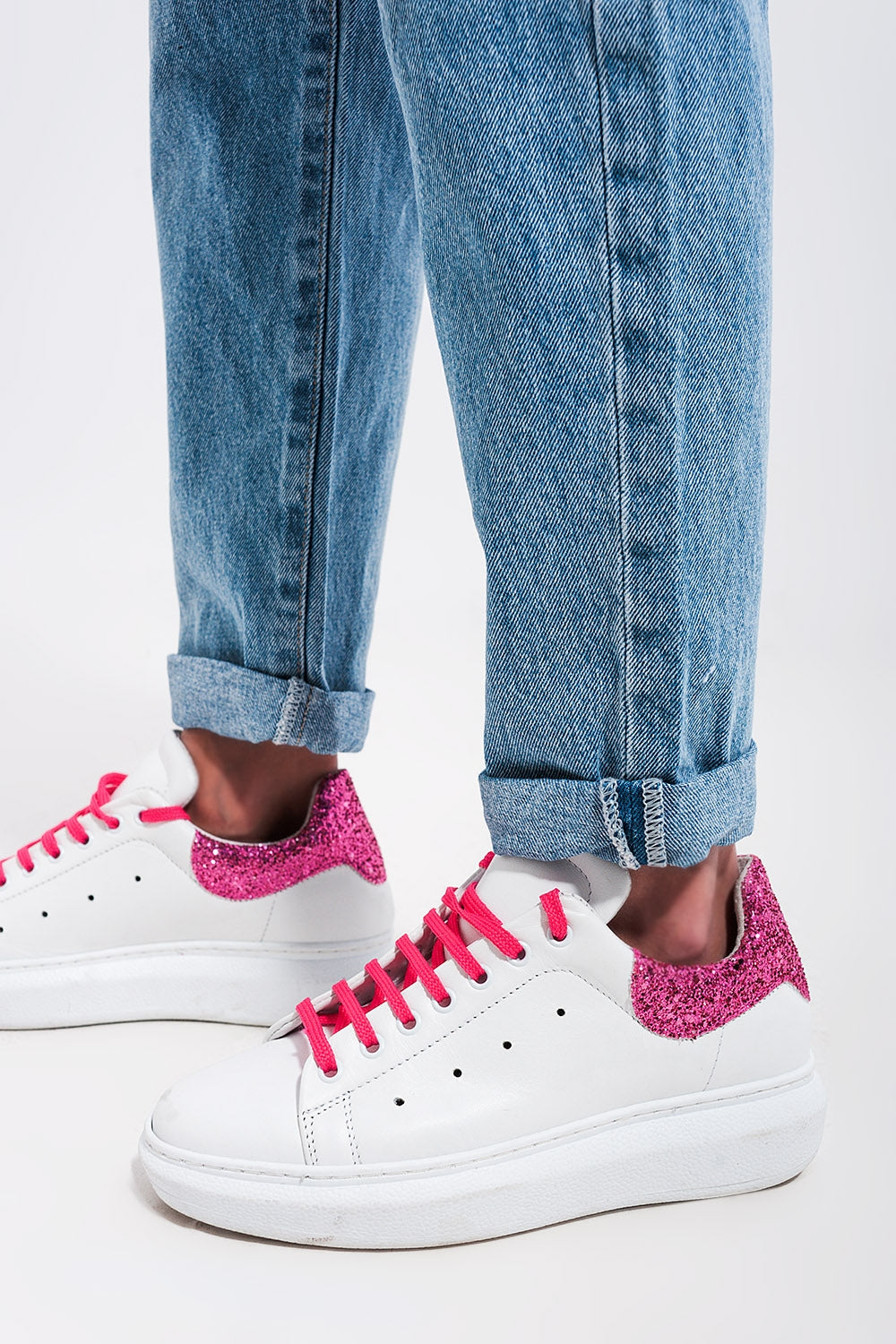 Knee rip jeans in light wash blue - Denim