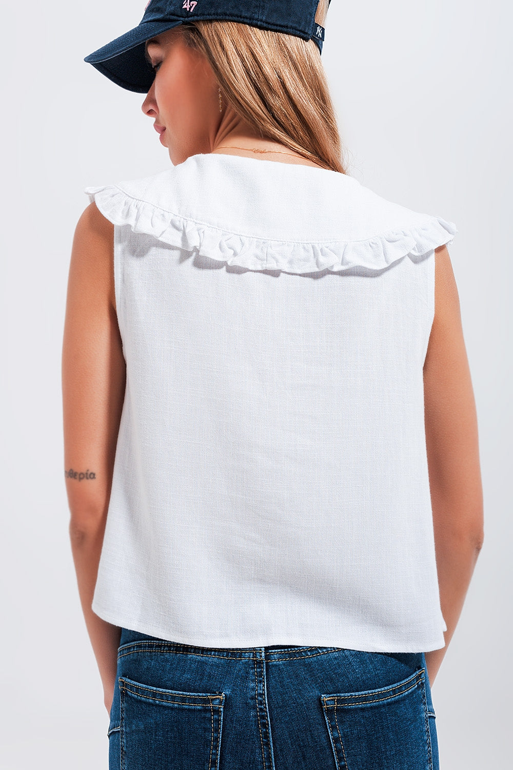 Crop top with bib collar in white - Shirts