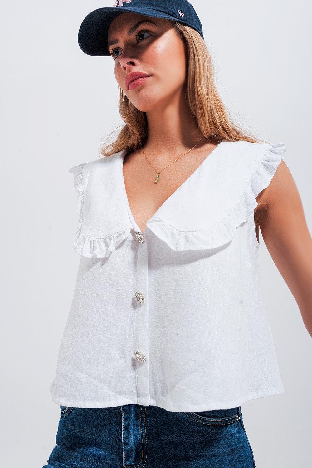 Crop top with bib collar in white - Shirts