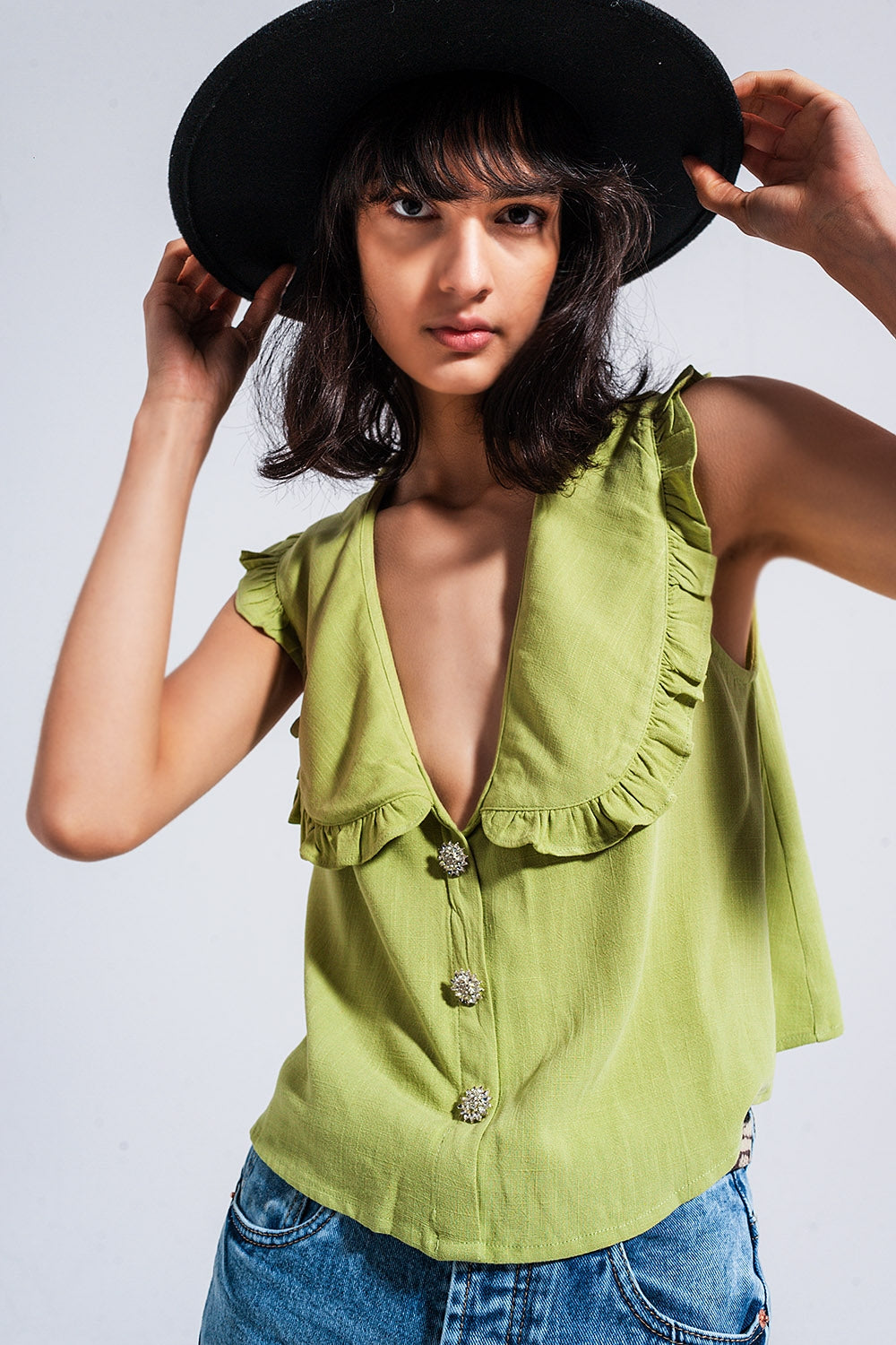 Crop top with bib collar in green - Shirts