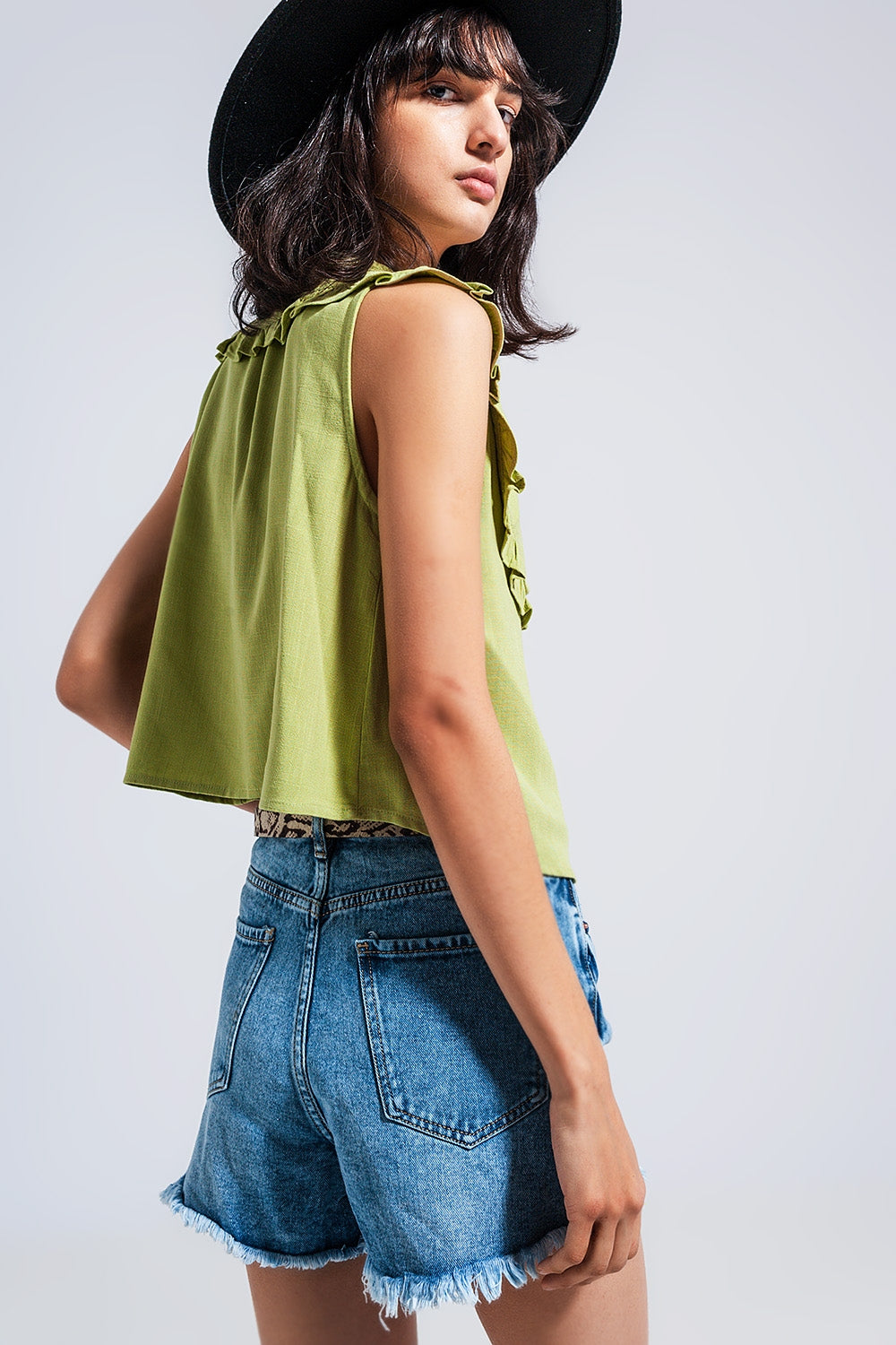 Crop top with bib collar in green - Shirts
