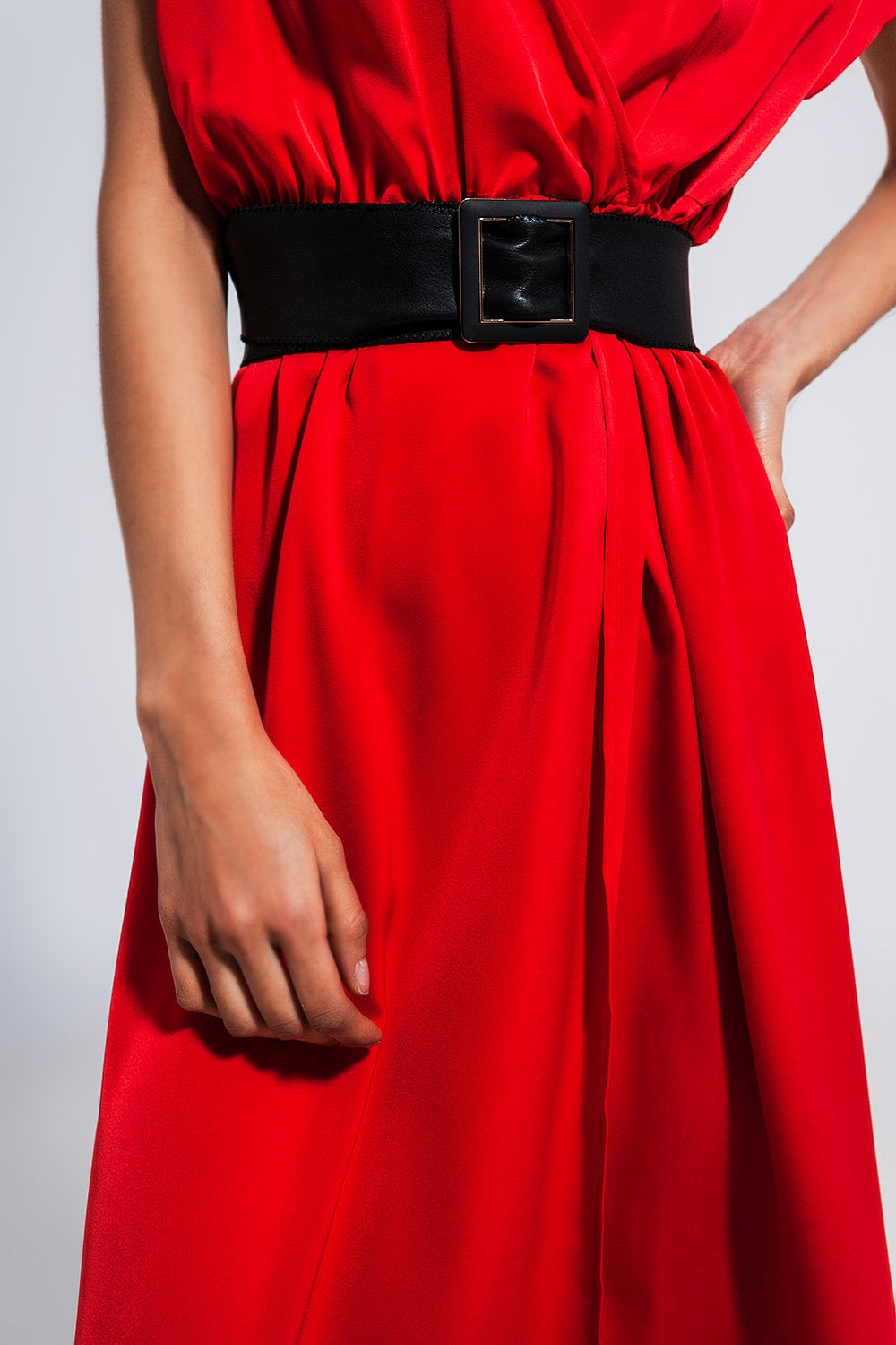 Short sleeve satin maxi dress in red - dress