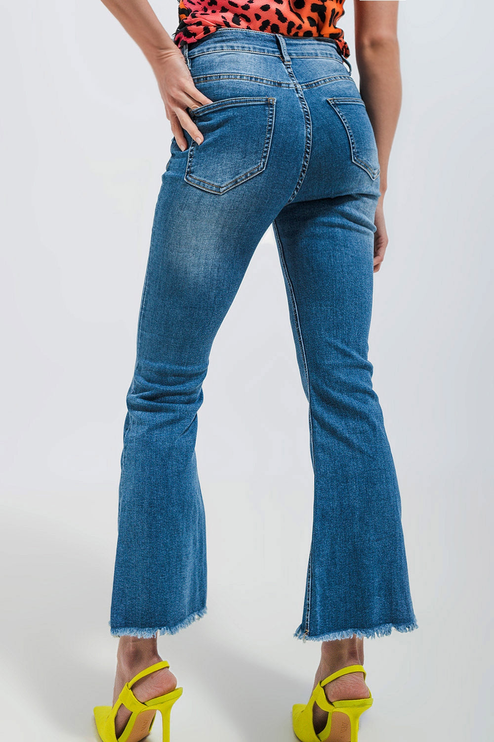 Cropped kickflare jeans in mid wash - Denim