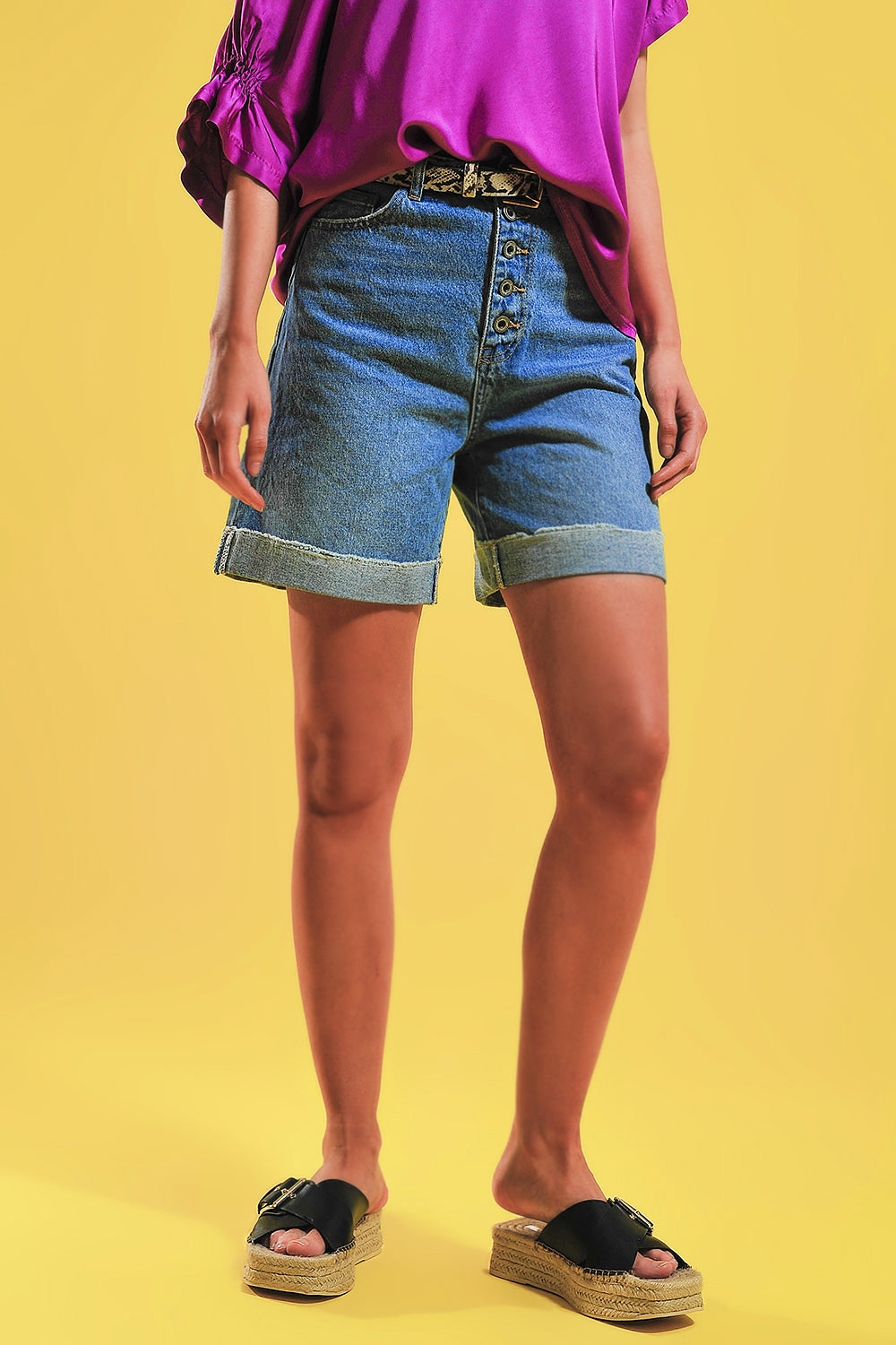 Shorts with button front in blue - Denim