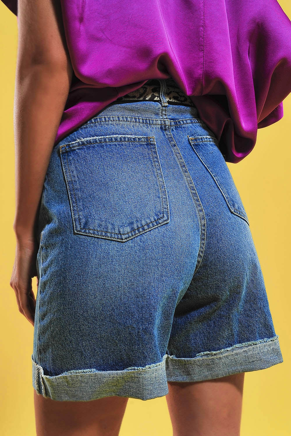 Shorts with button front in blue - Denim