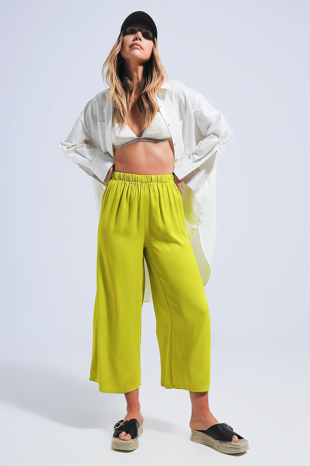 Satin wide leg pants in green - trousers