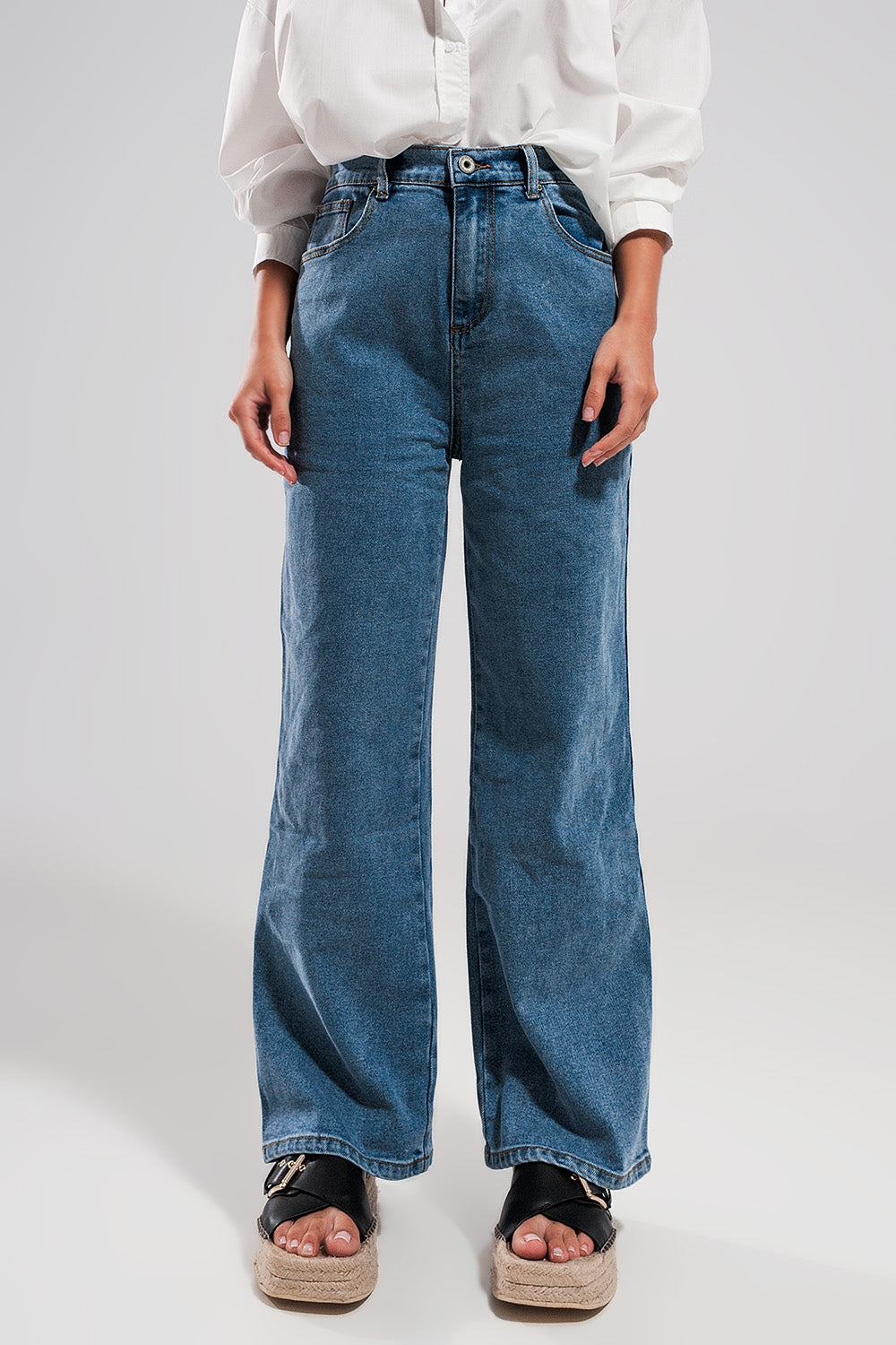 Jean droit bleu moyen