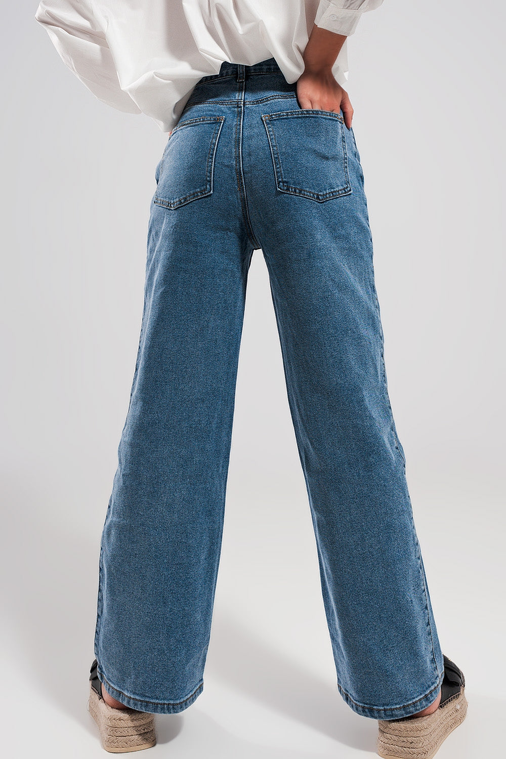 Jean droit bleu moyen