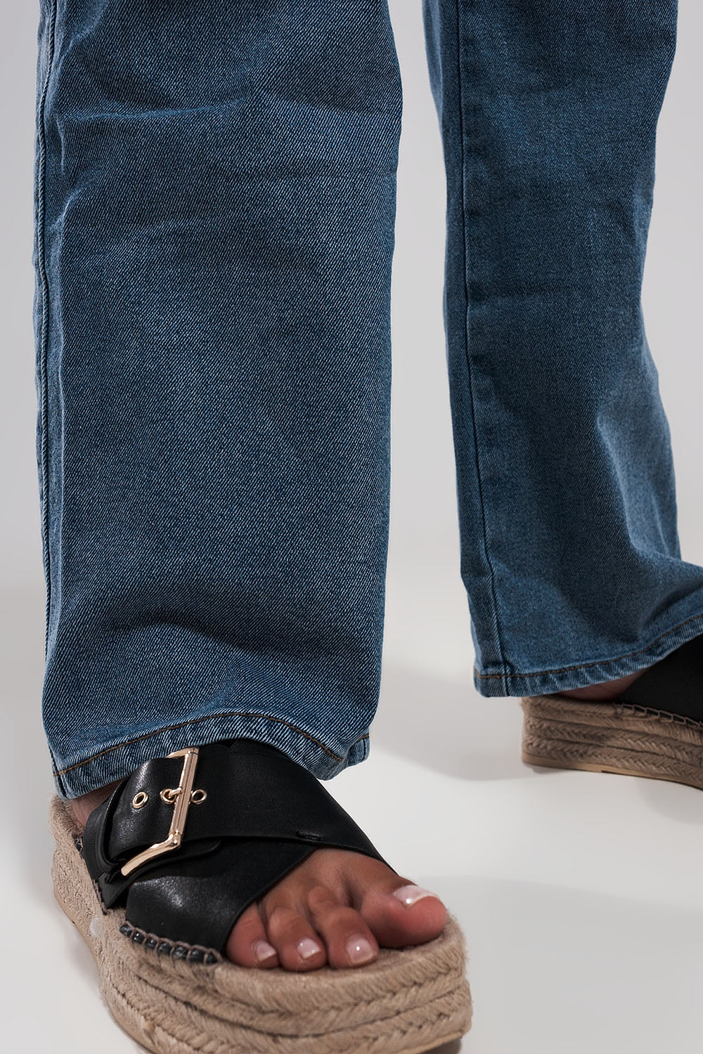 Jean droit bleu moyen