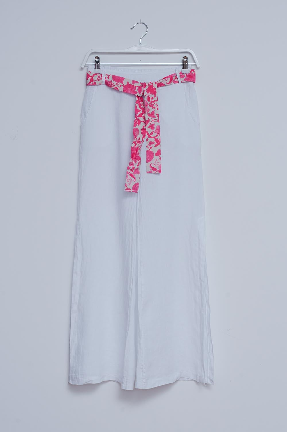 Linen Wide leg pants with side splits in white - trousers