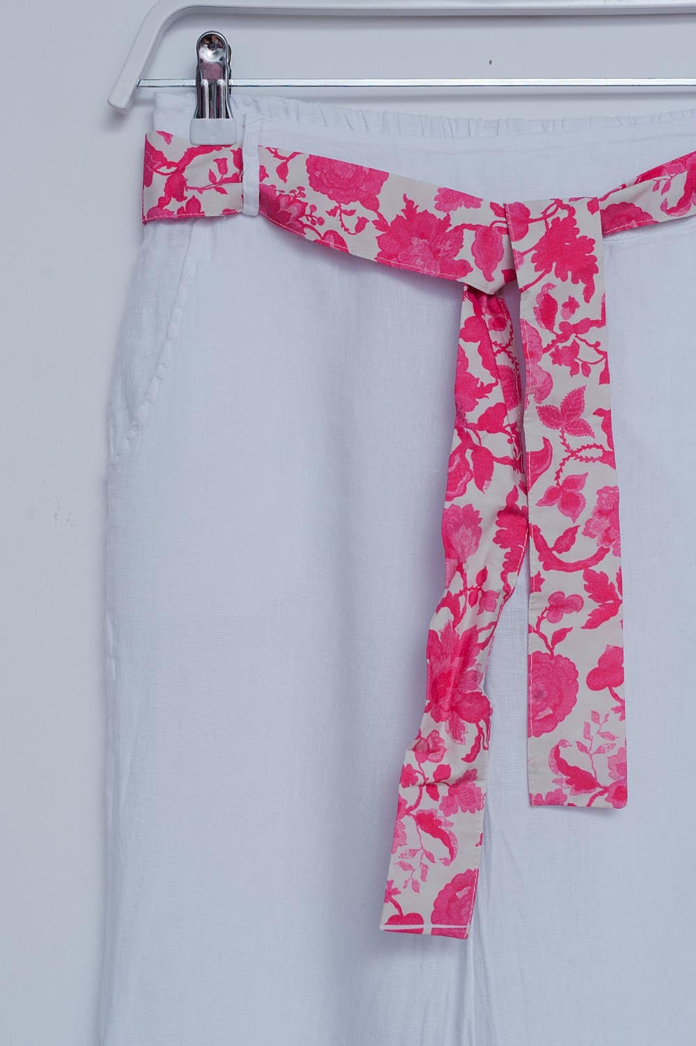 Linen Wide leg pants with side splits in white - trousers