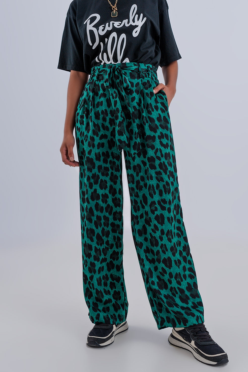 Wide leg pants in green leopard print - trousers