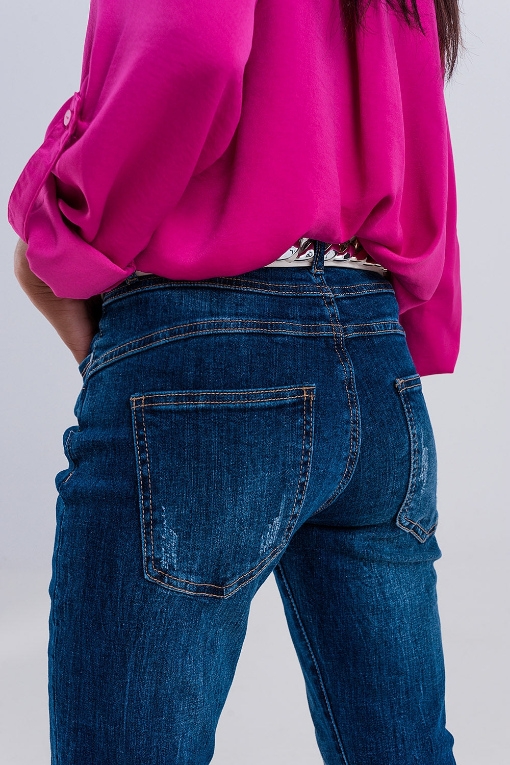Exposed button ripped boyfriend jean in dark blue - Denim