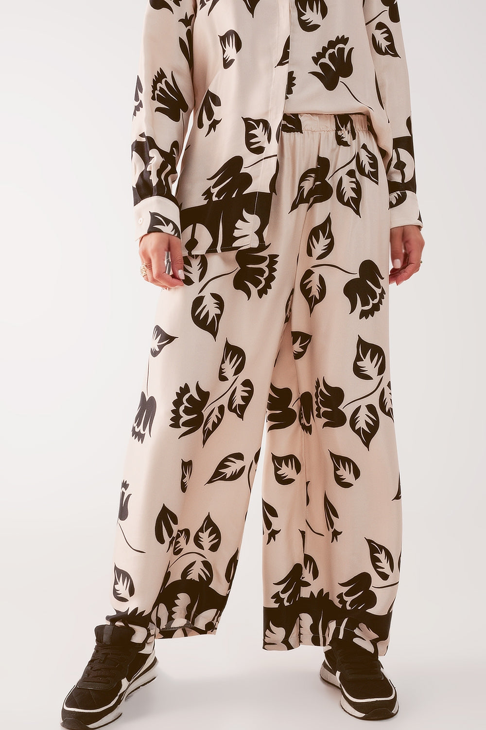 Elasticated super wide leg pants in creme - trousers