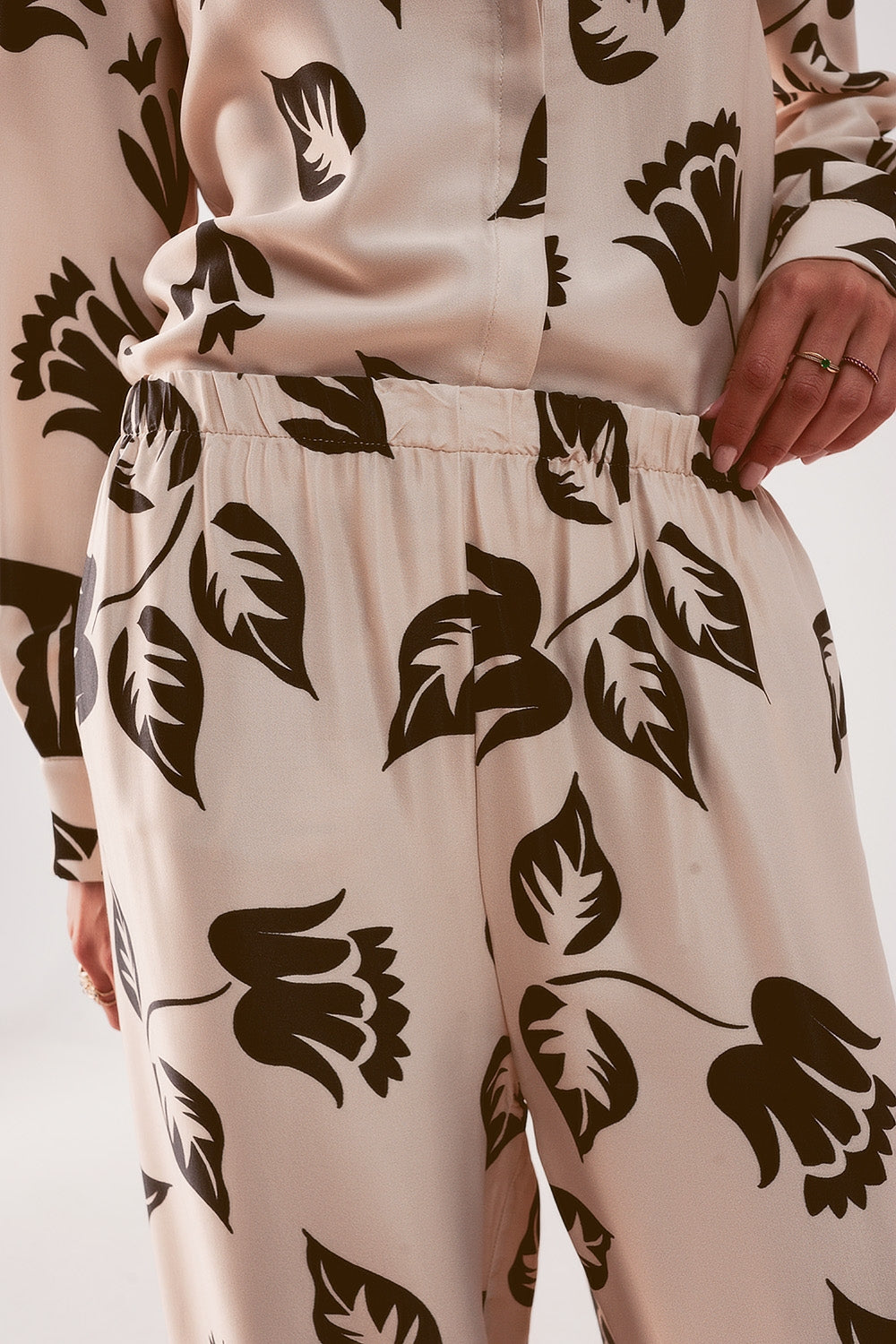 Elasticated super wide leg pants in creme - trousers