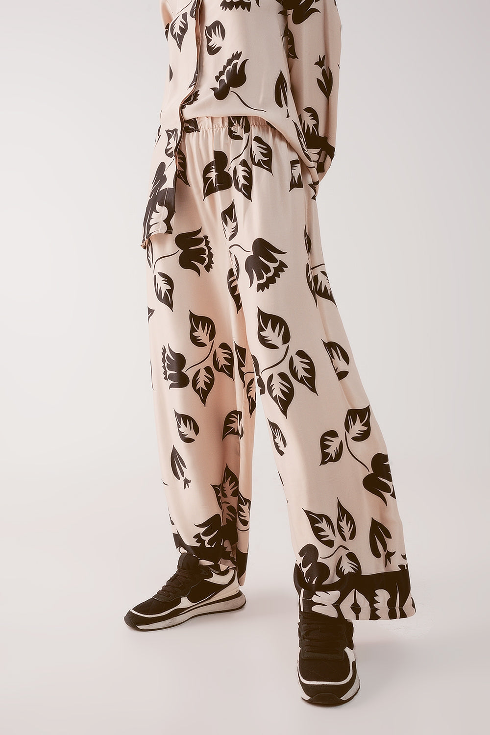 Elasticated super wide leg pants in creme - trousers