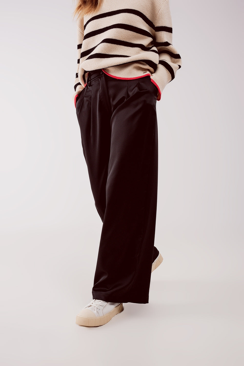 Palazzo pleated pants in black - trousers