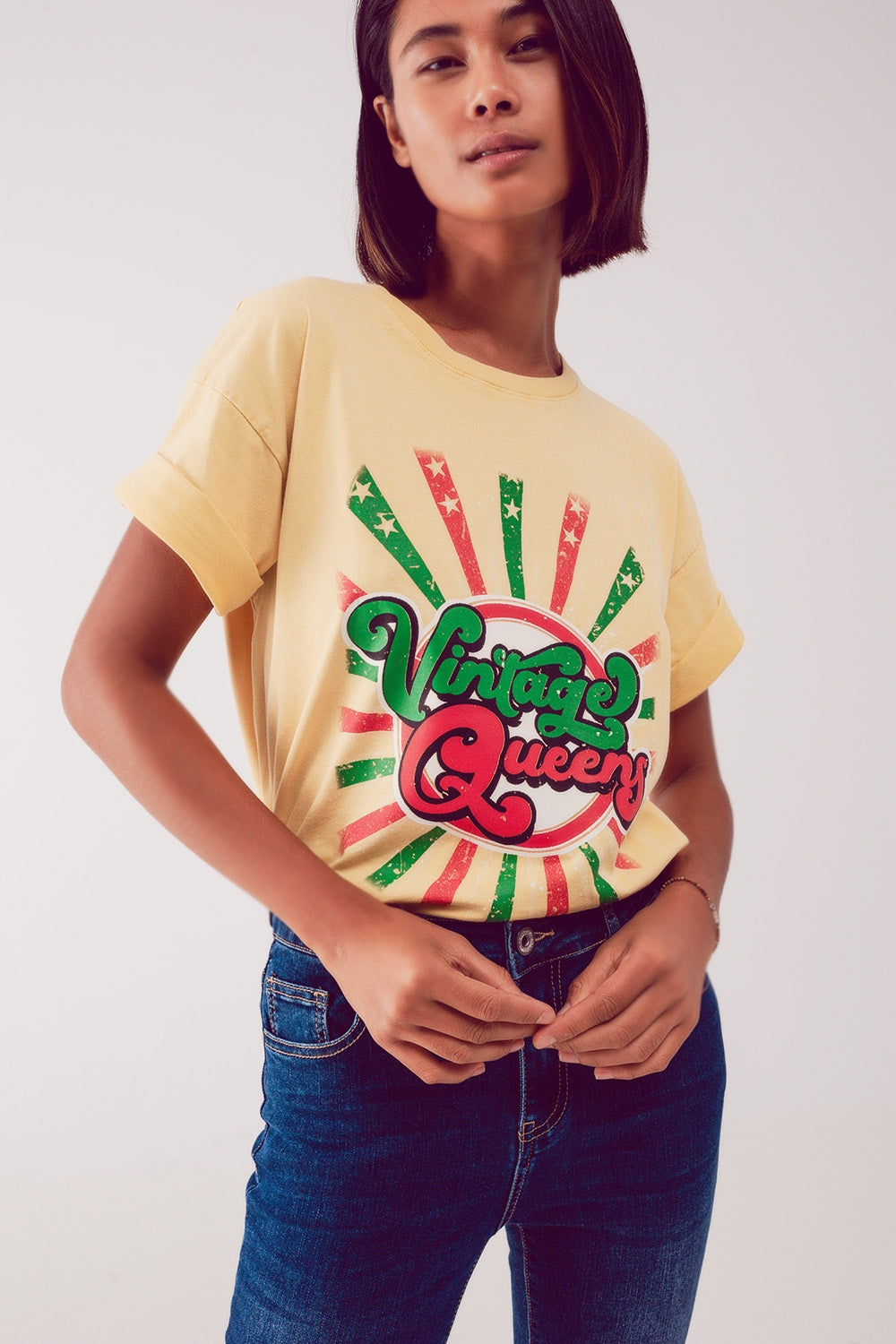 Relaxed t shirt with yellow Vintage Queens graphic print - top