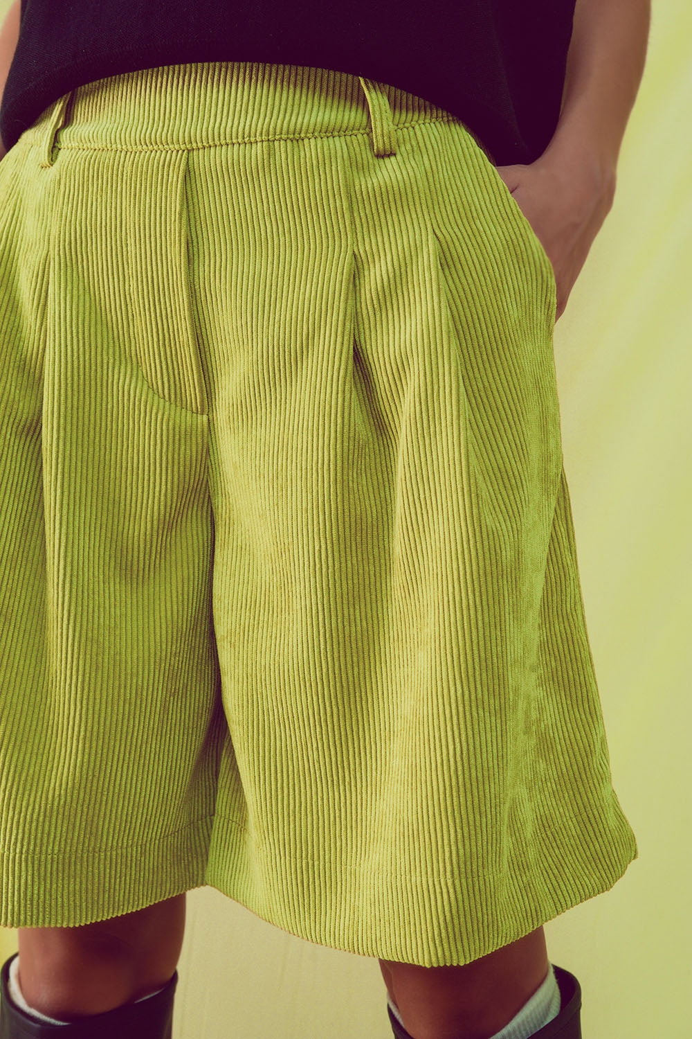 Longline short in lime cord - trousers