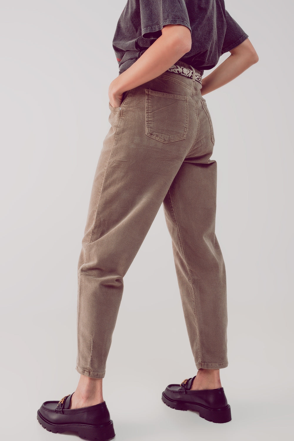 High rise slouchy mom pants in beige cord - trousers