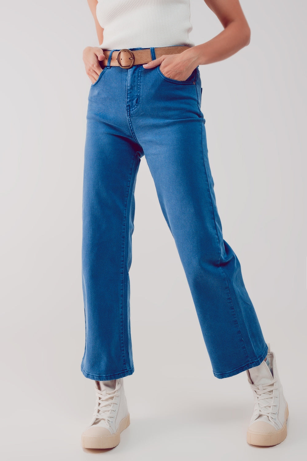 Cropped wide leg jeans in blue - Coloured Jeans