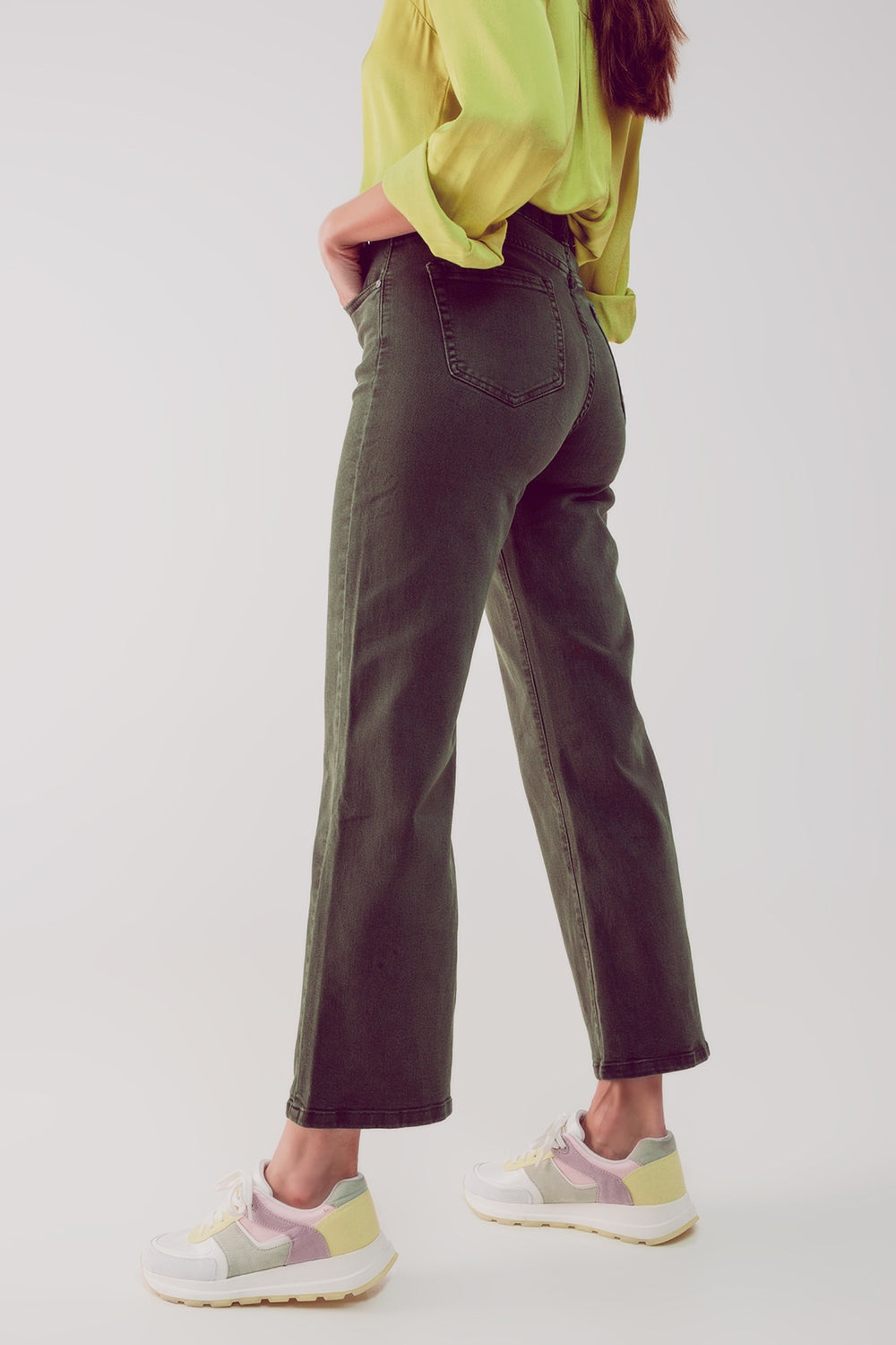 Cropped wide leg jeans in khaki - Coloured Jeans