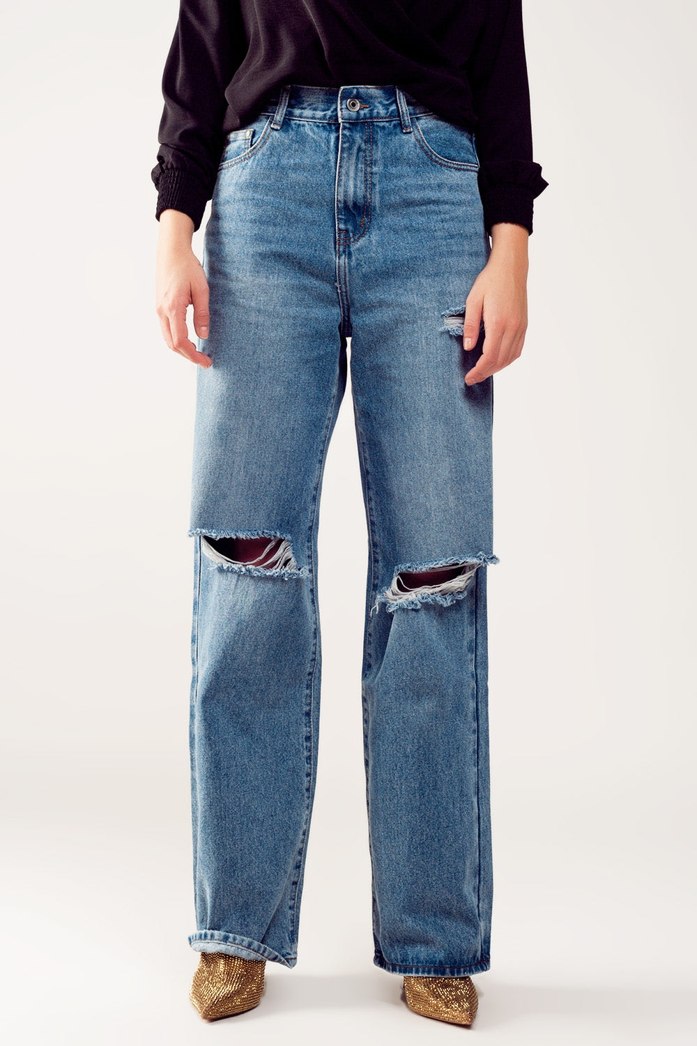 Distressed straight leg jean in medium denim - Denim