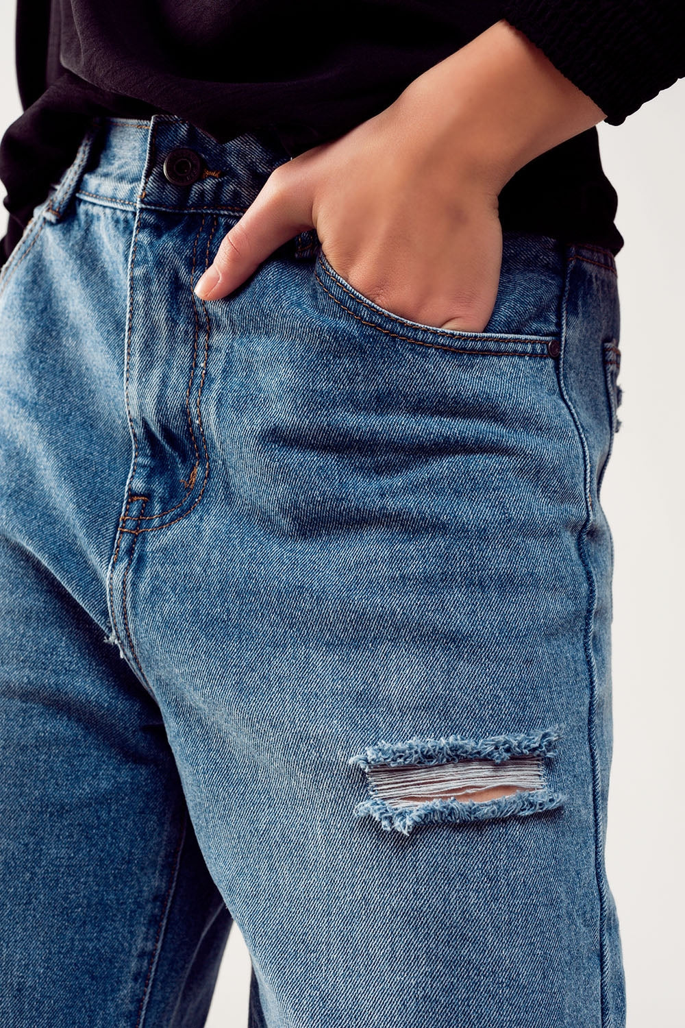 Distressed straight leg jean in medium denim - Denim