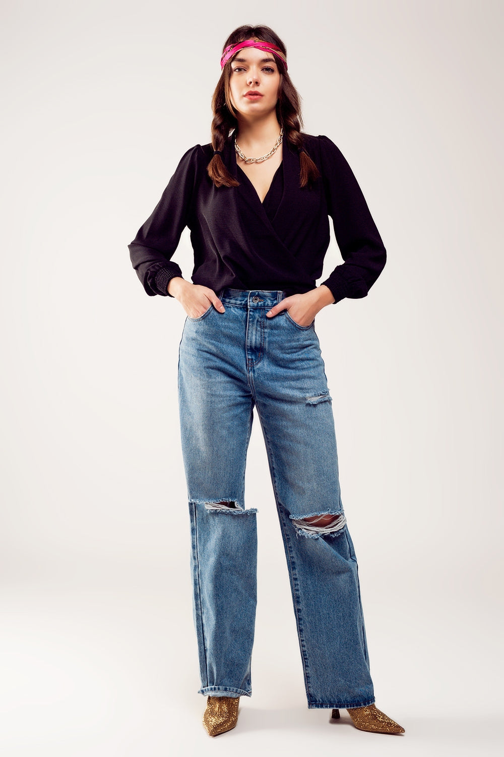Distressed straight leg jean in medium denim - Denim