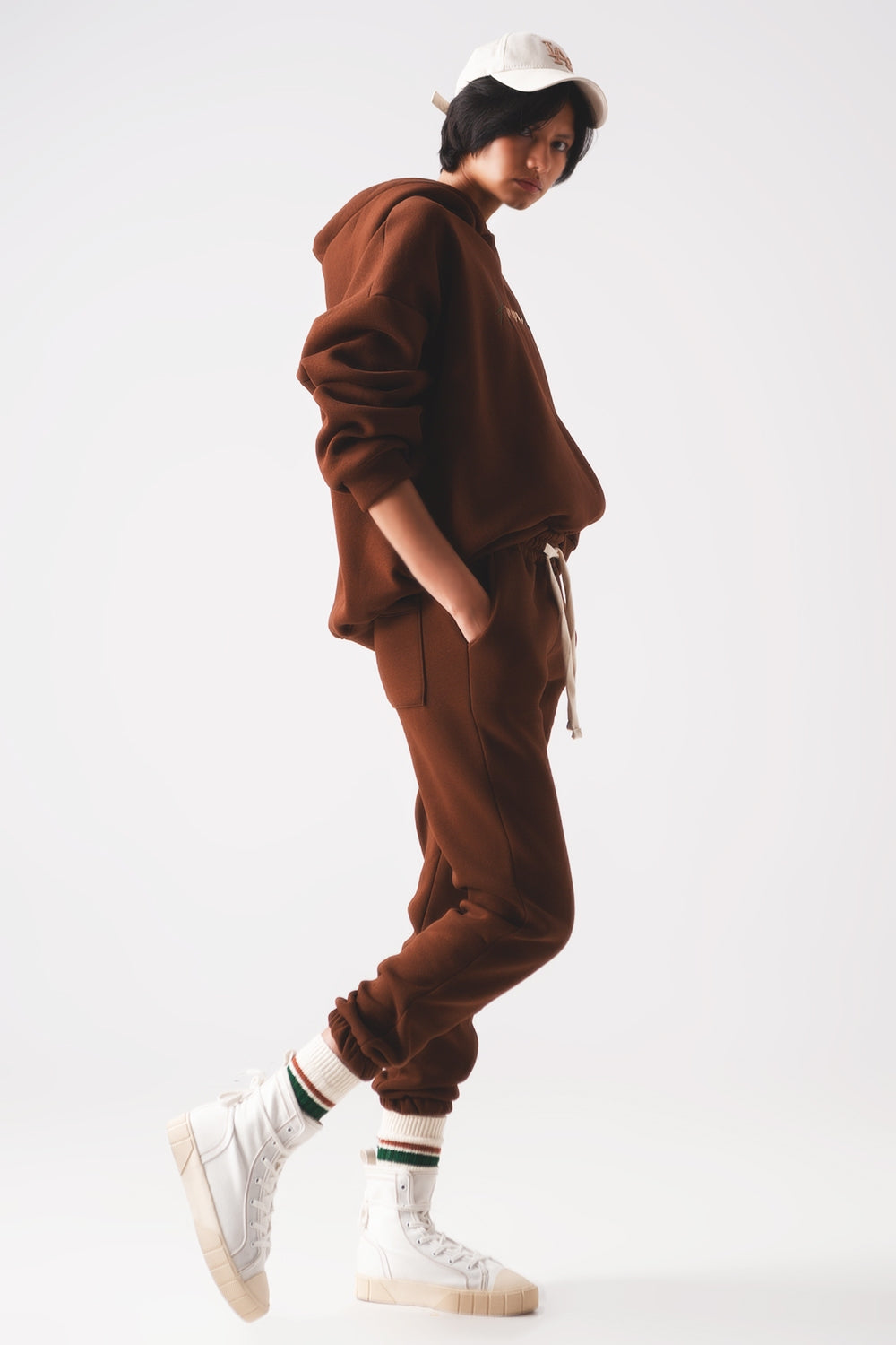 Cotton jogger in brown - trousers