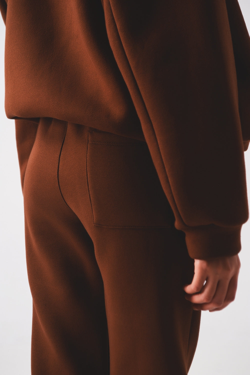 Cotton jogger in brown - trousers
