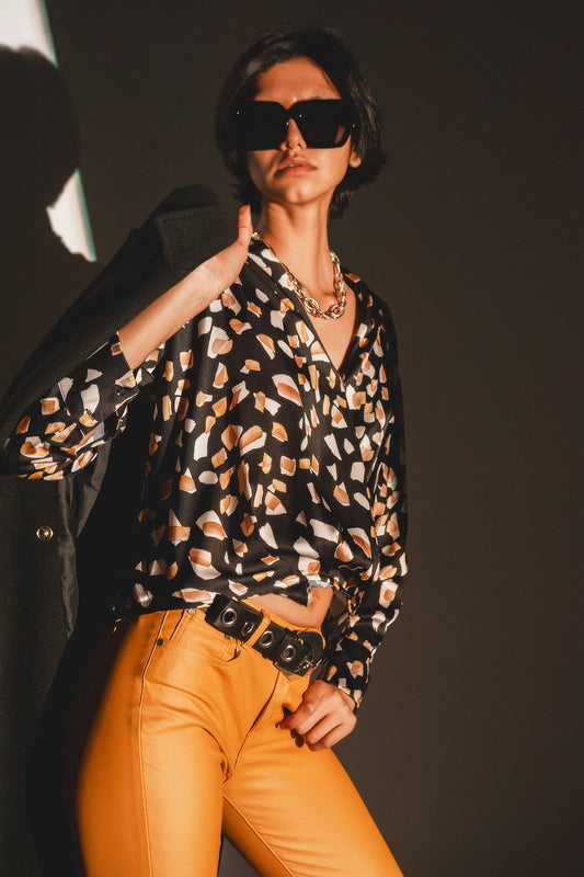 Black blouse with print and wrapped front - Shirts