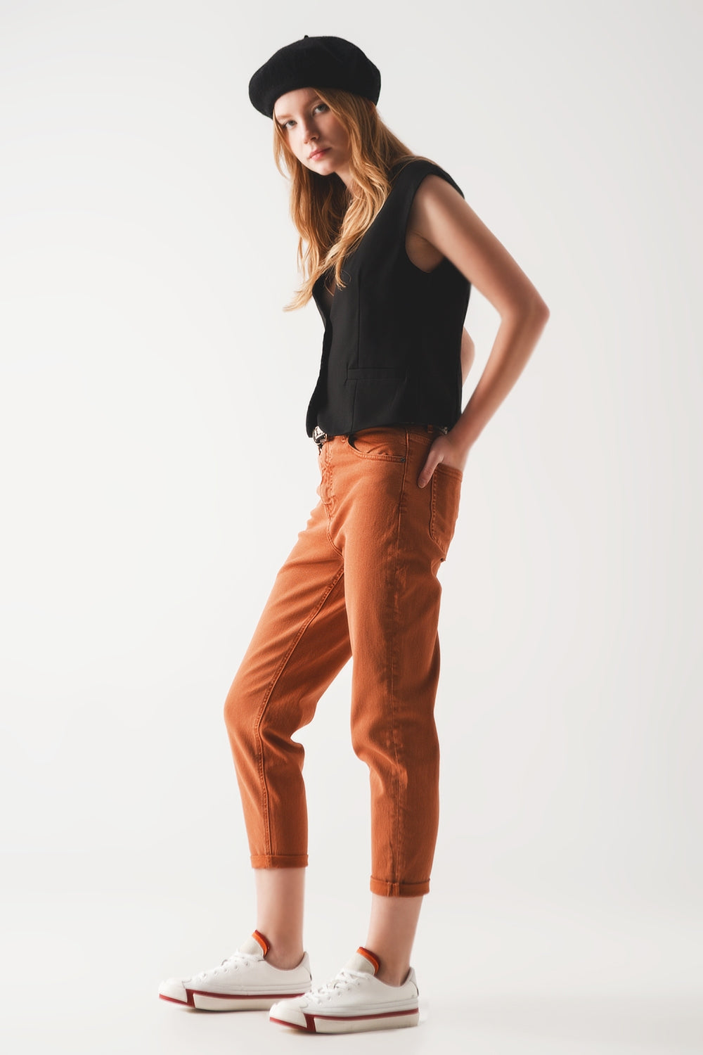 Cotton mid rise slouchy jean in rust - Coloured Jeans