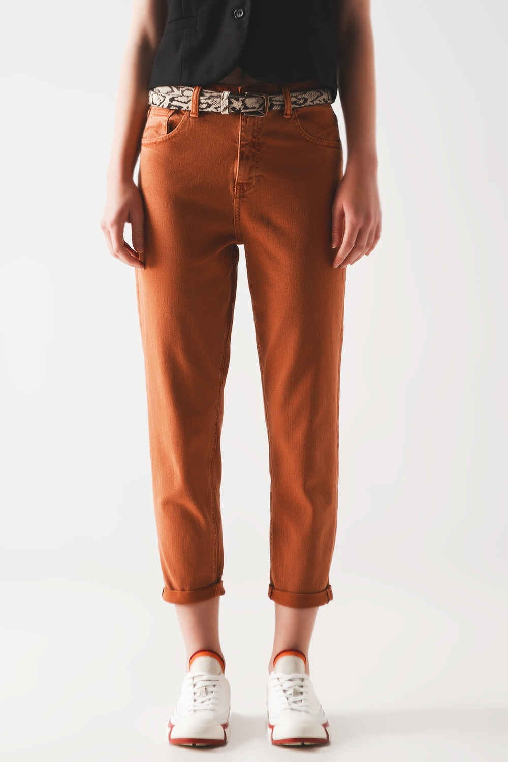 Cotton mid rise slouchy jean in rust - Coloured Jeans