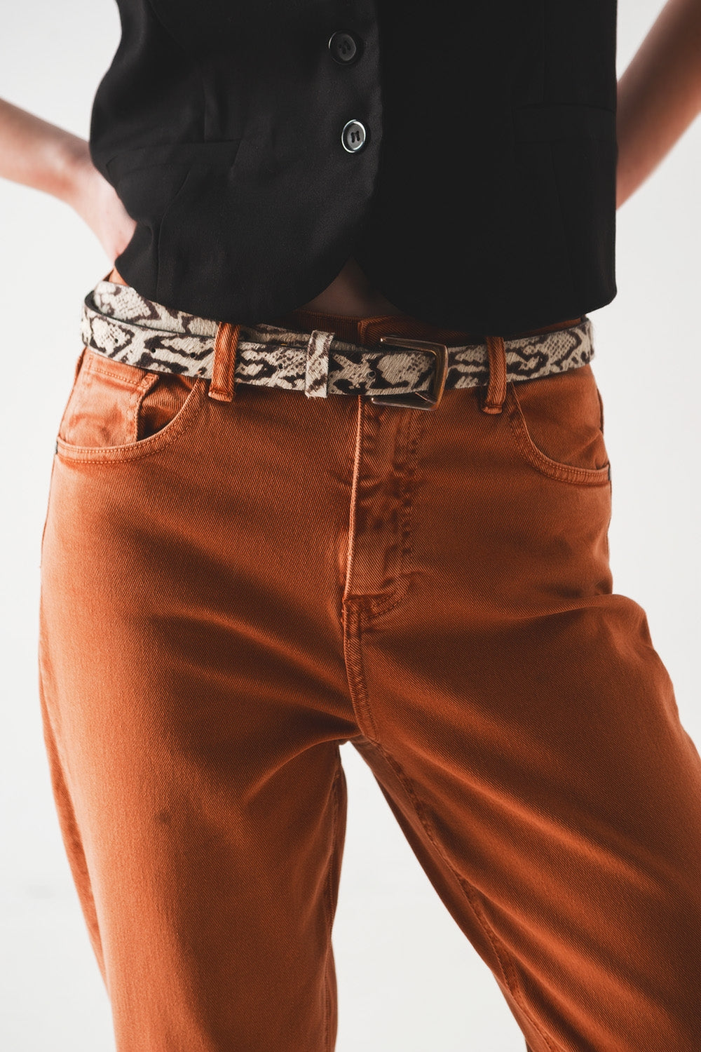 Cotton mid rise slouchy jean in rust - Coloured Jeans