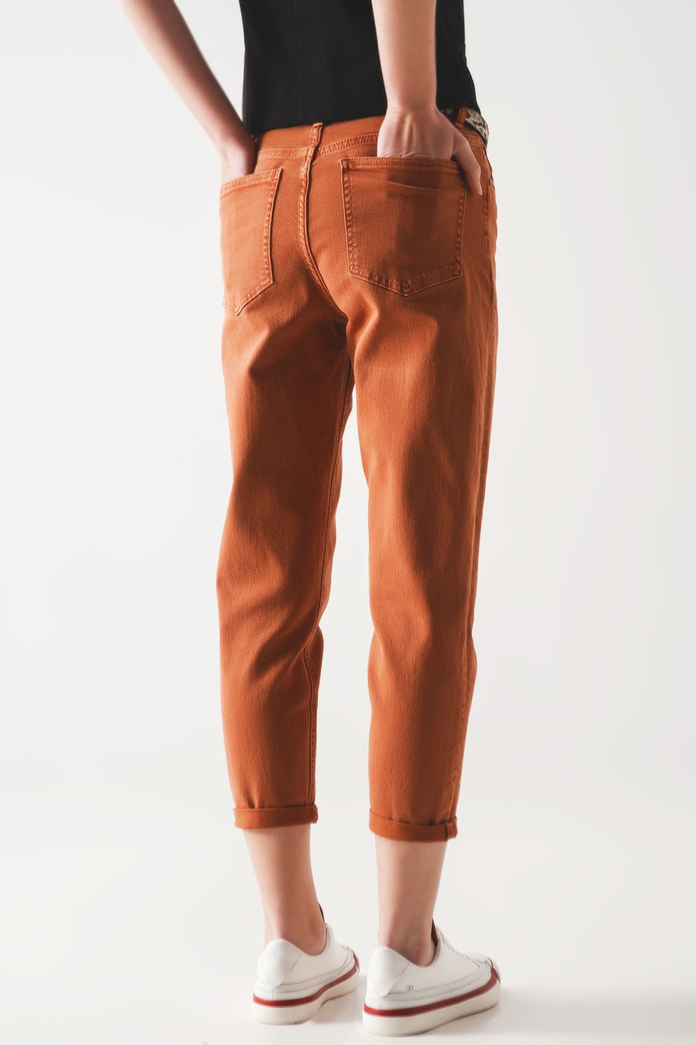 Cotton mid rise slouchy jean in rust - Coloured Jeans