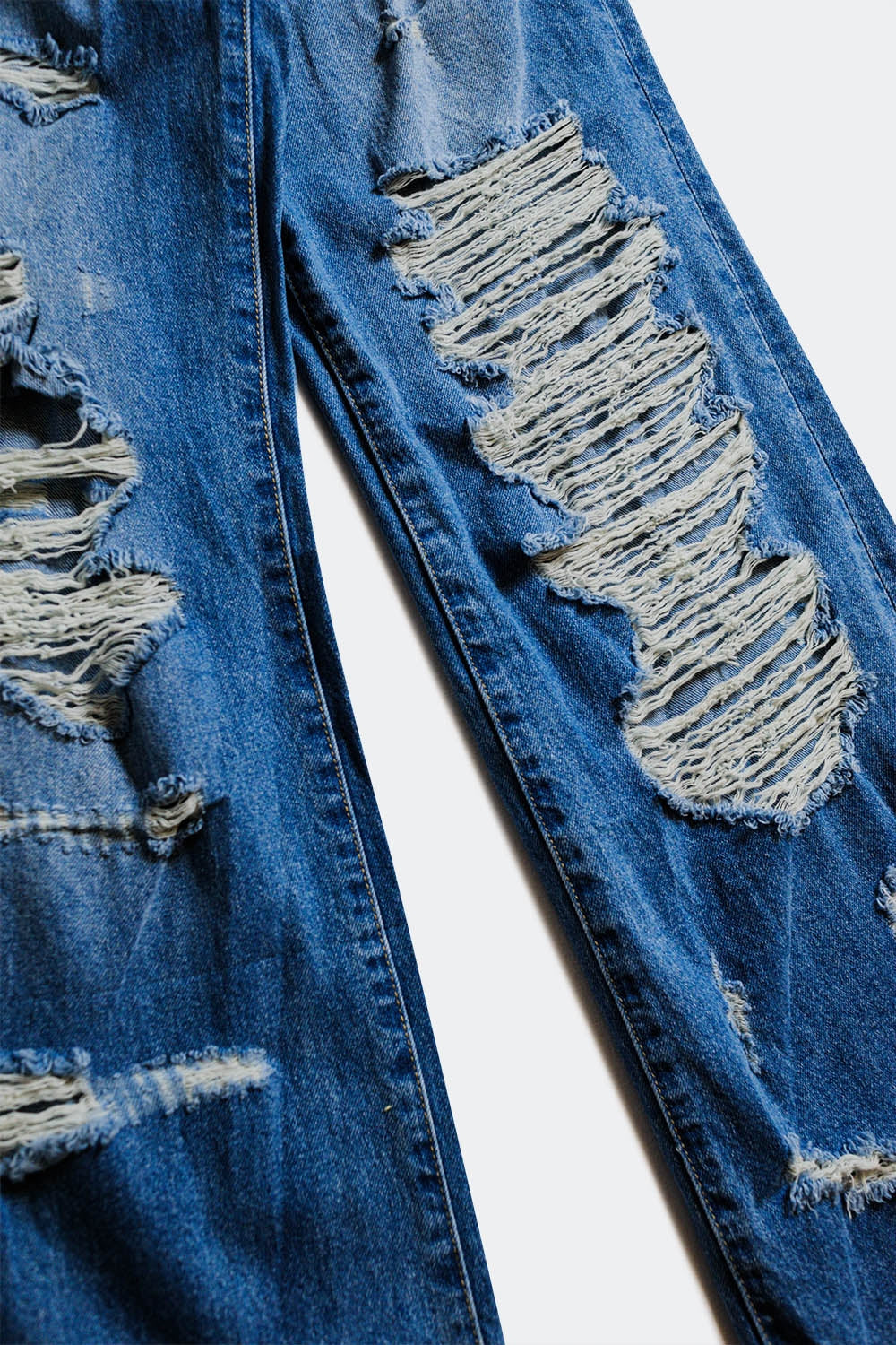 destroyed boyfriend jeans in blue - Denim
